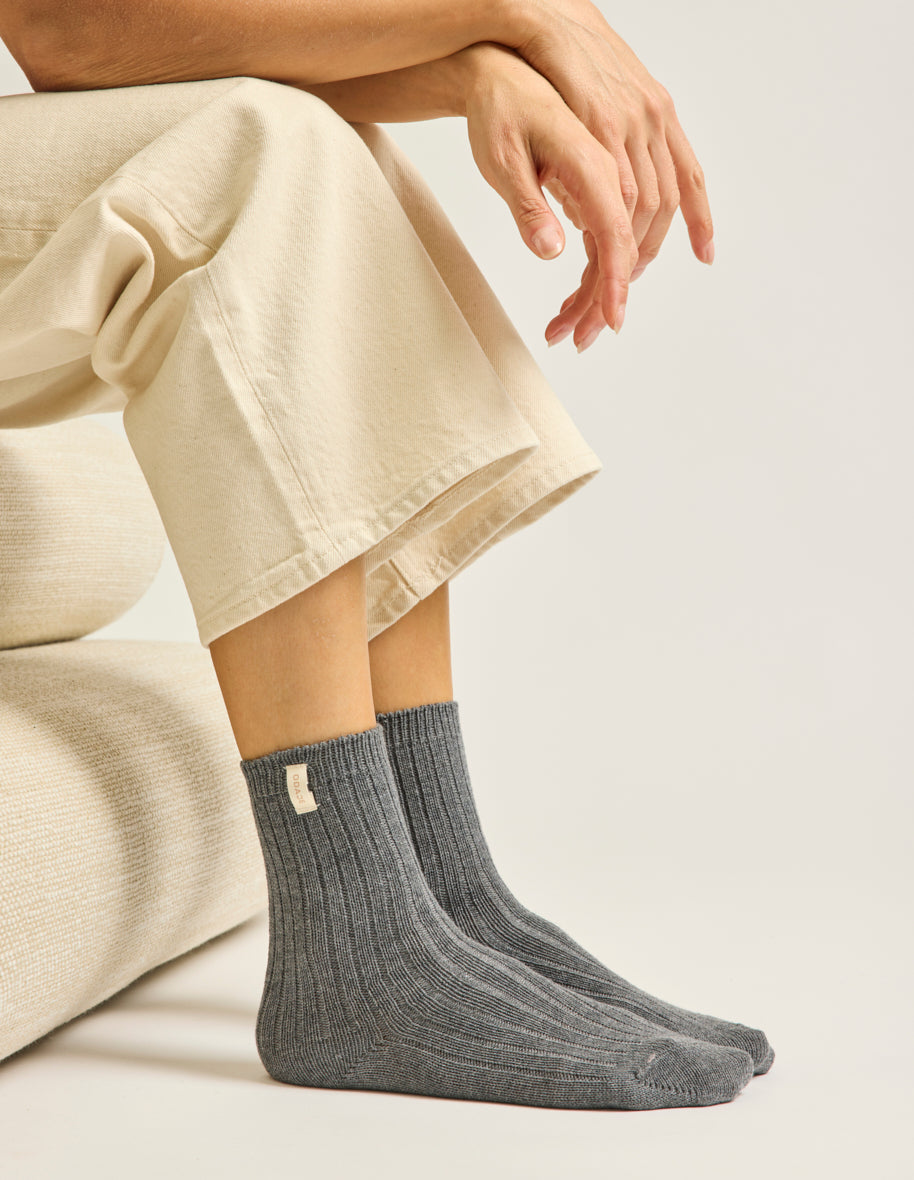 Pack of 2 Socks - Thick Ecru and Gray Socks