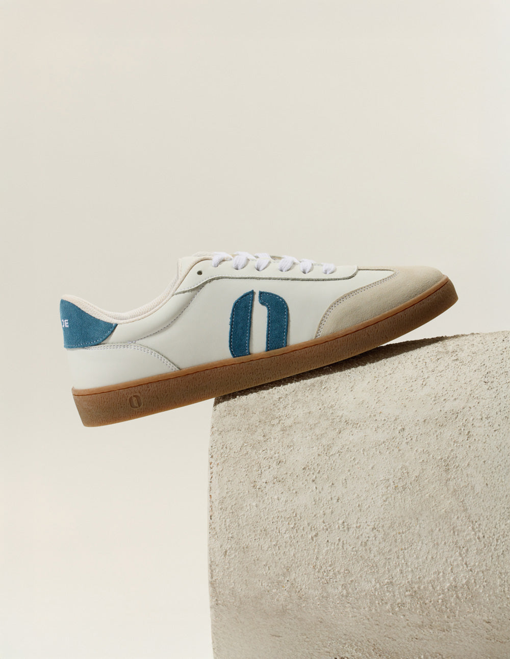 Lucia low-top trainers - White blue