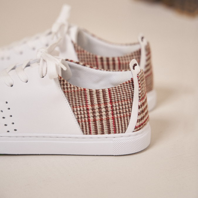 Baskets basses Renée - Cuir blanc et tartan brique