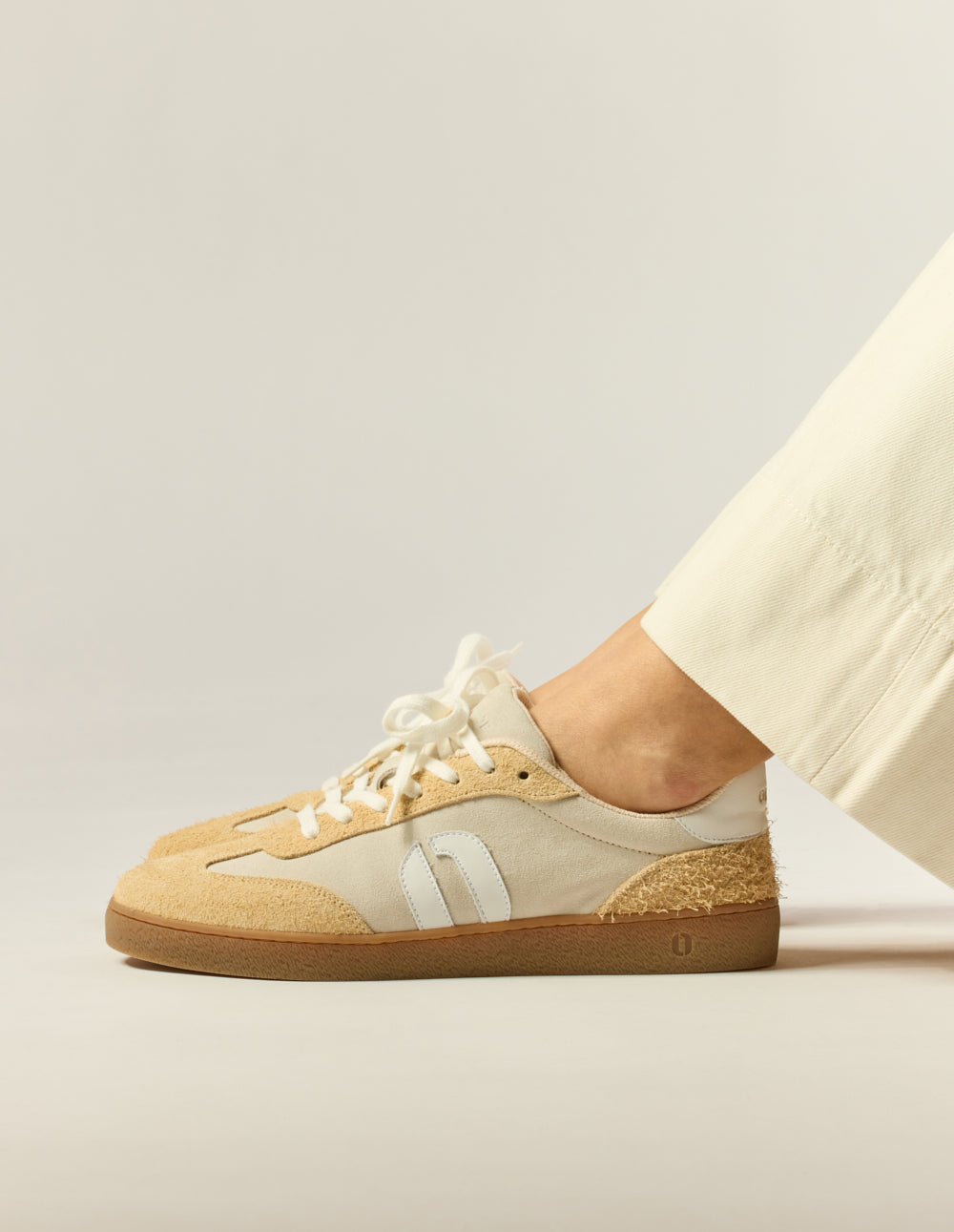 Lucia low-top trainers - Beige ivory white