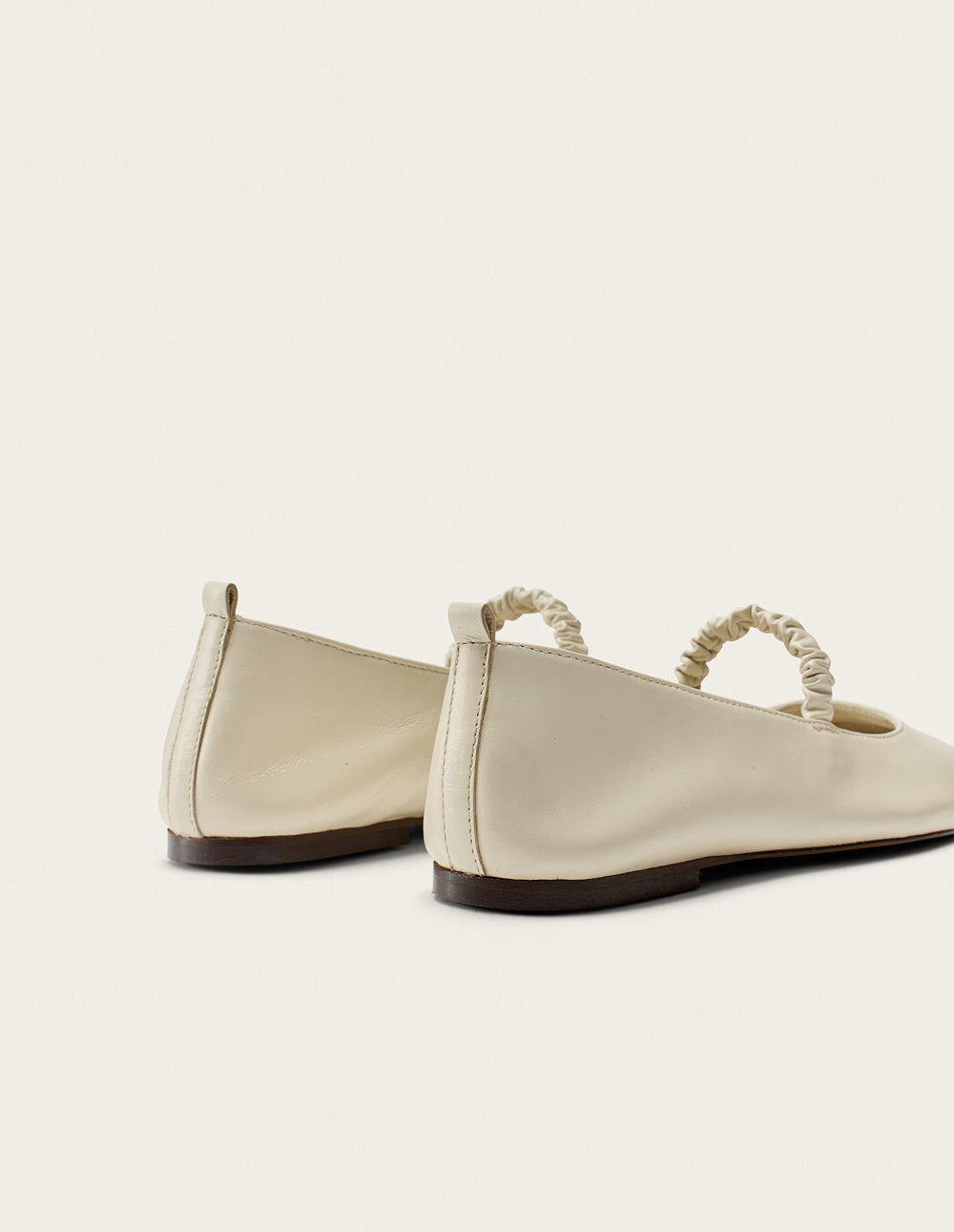 Serra Ballerinas - Ecru leather