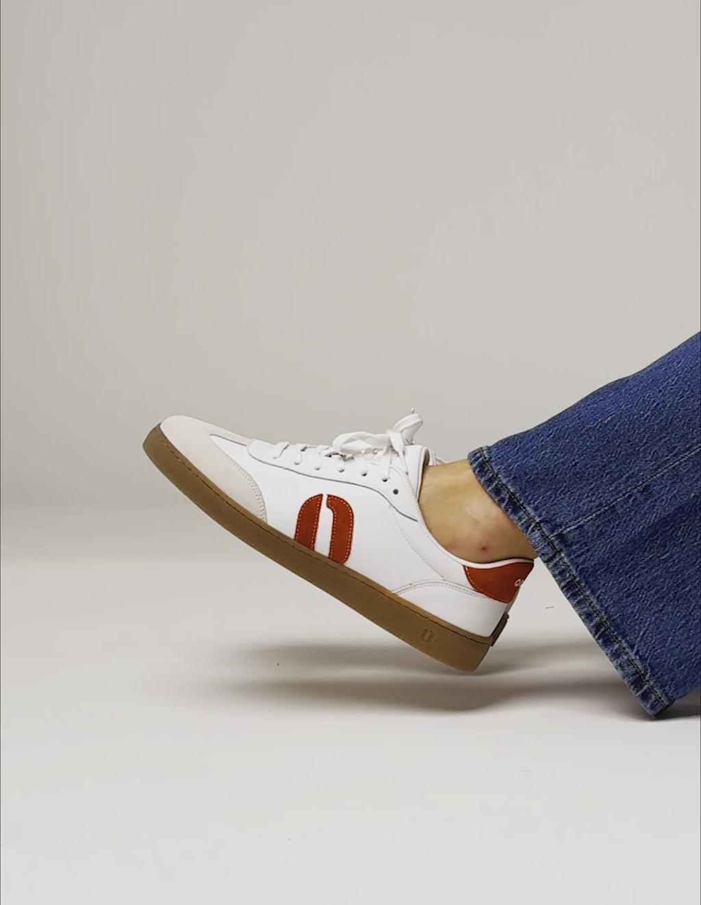 Lucia low-top trainers - White orange