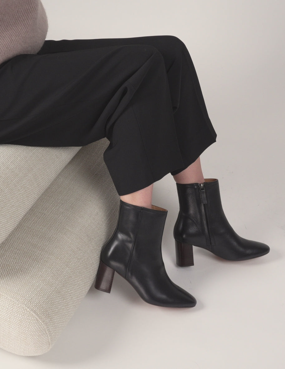 Heeled ankle boots Brune - Black leather